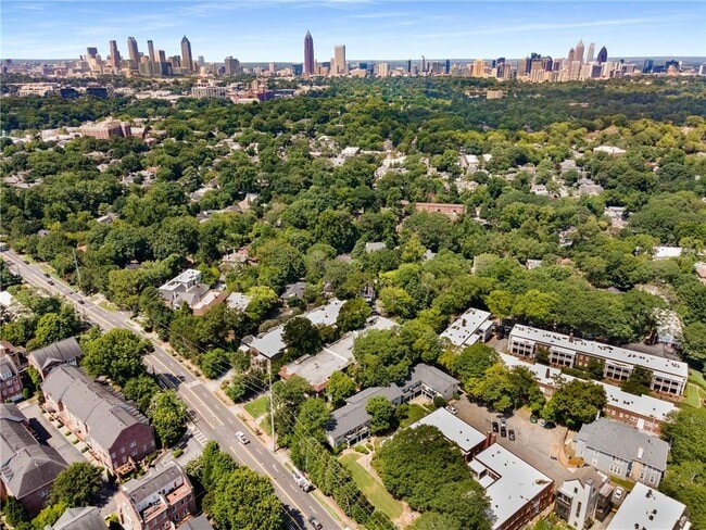 Building Photo - 866 Briarcliff Rd NE