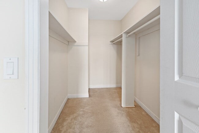 Building Photo - 145 Bennington St