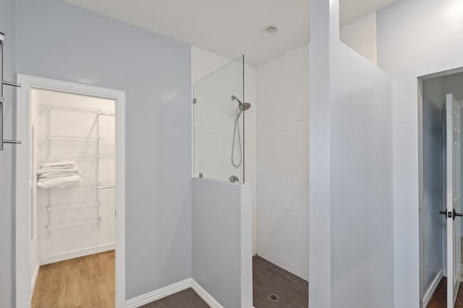 Building Photo - 810 Turner Ave