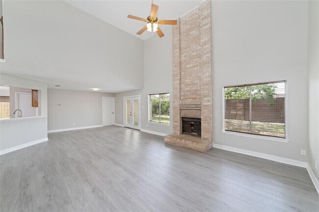 Building Photo - 14651 Via Del Norte Dr