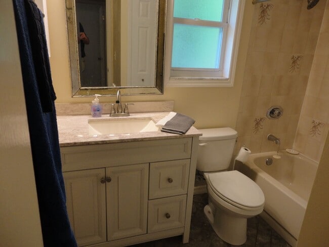 Building Photo - Charming 3-bedroom, 2-bath home in the Timber Lane