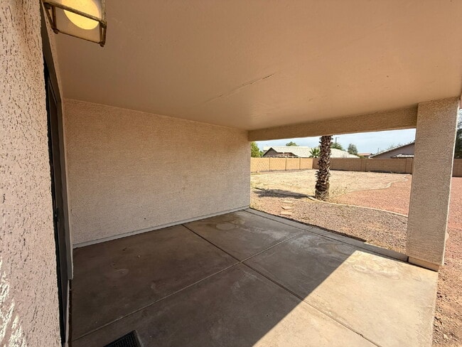 Building Photo - Spacious 4-Bedroom Home with Large Backyar...