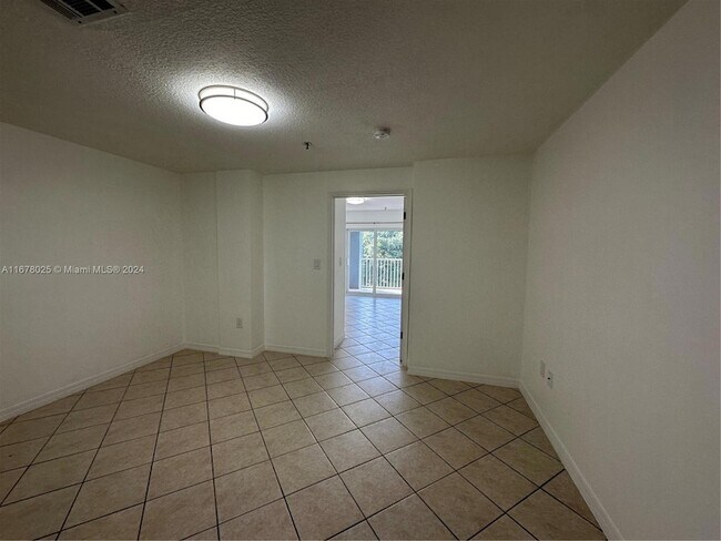 Building Photo - 2734 Bird Ave