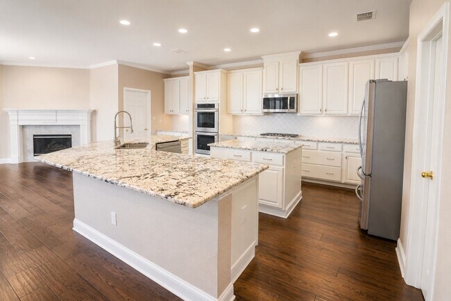 Building Photo - 4453 Red Barn Dr