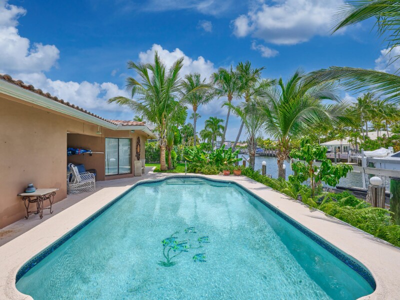 Building Photo - 2810 NE 48th Ct