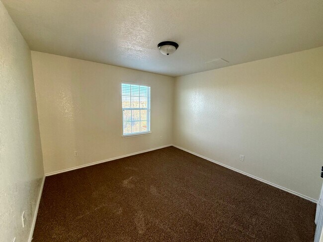 Building Photo - Beautiful 4-Bedroom, 2.5 Bathroom Home Near Seaworld!