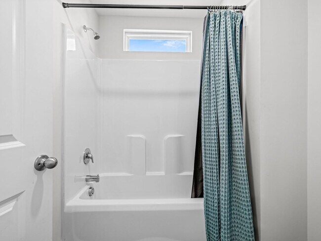 Building Photo - Towne Pointe Community
