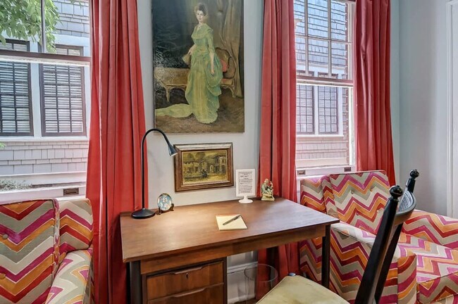 Building Photo - 518 Lamar Ave