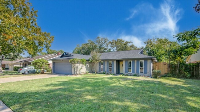 Building Photo - 966 Redway Ln