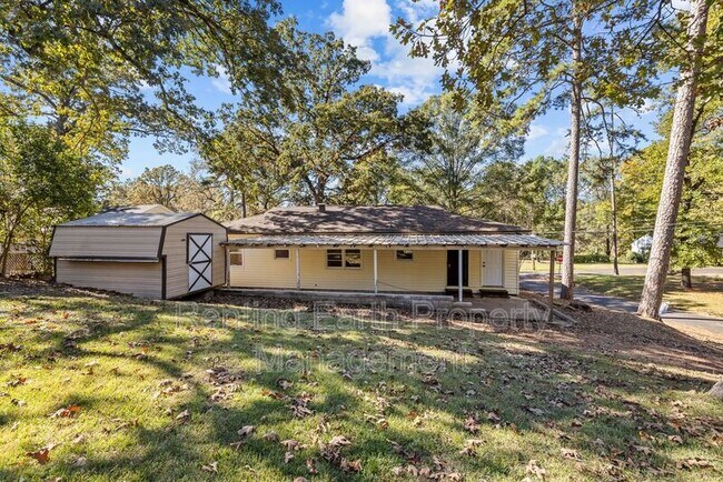 Building Photo - 1153 Linwood St