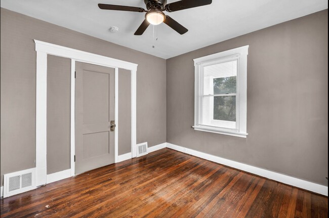Building Photo - 4097 E 64th St