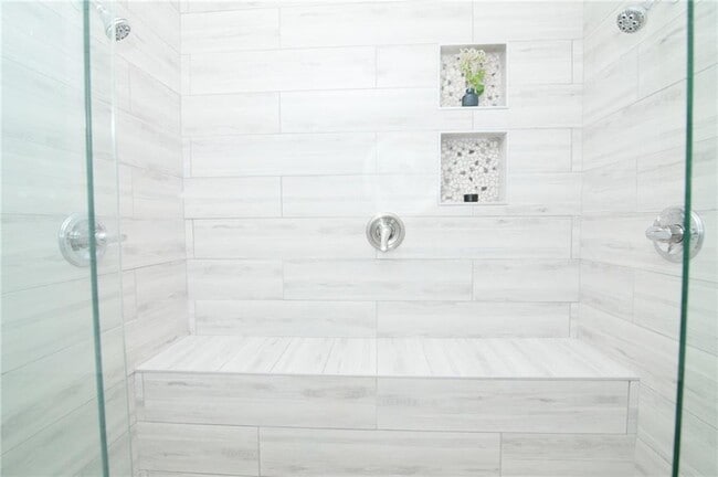 Building Photo - 531 Allendale Dr