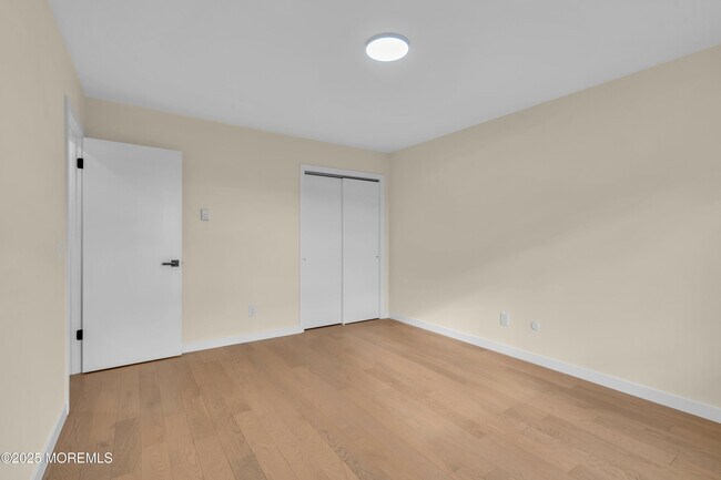 Building Photo - 114 3rd Ave