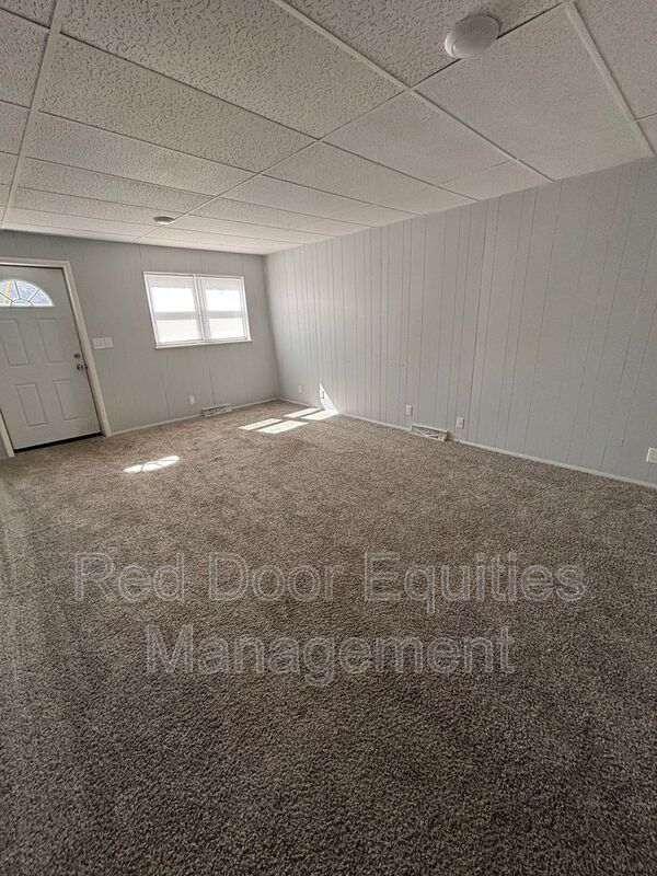 Building Photo - 403 W Wheeling St