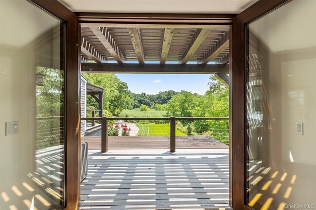 Building Photo - 16 Old Field Woods Rd