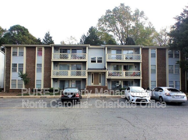 Building Photo - 9520 Shannon Green Dr