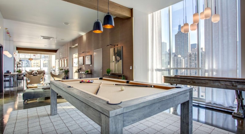 Building Photo - 114 W Chicago Ave