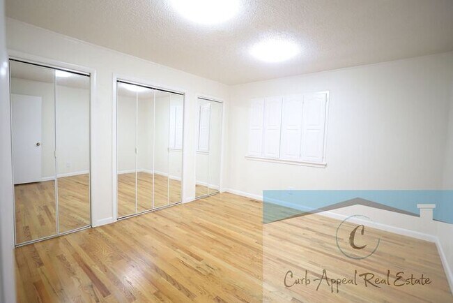 Building Photo - Westside Schools - 3 bed/ 2 bath 2,300 sq.ft.., den/family room, deck in the country on a paved r...