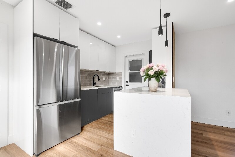 Building Photo - 1201 N 16th Ave