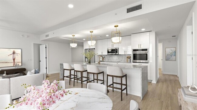 Building Photo - 225 1st Ave N