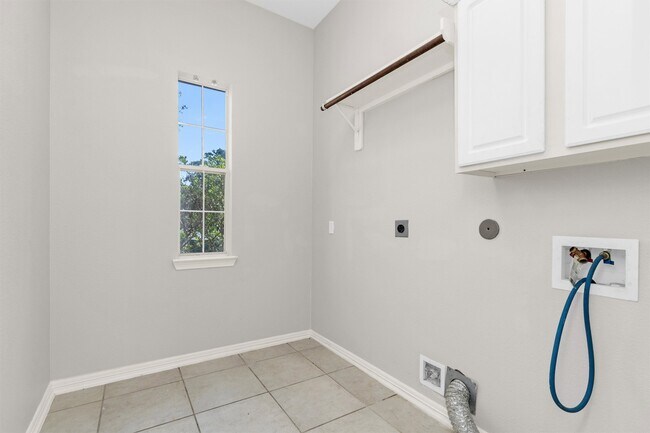 Building Photo - 21085 Ramrock Cir