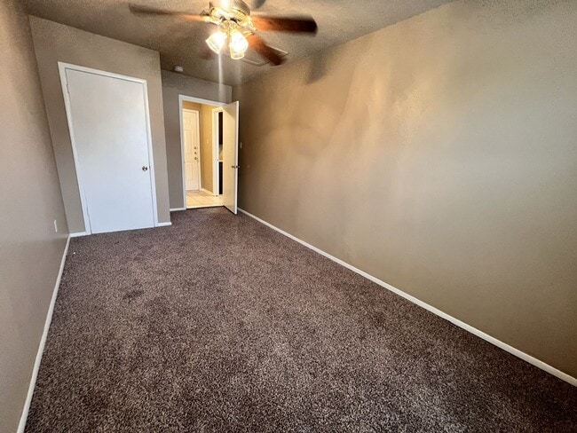 Building Photo - Great 3 bedroom in Killeen with washer and dryer connections and brand new carpet.