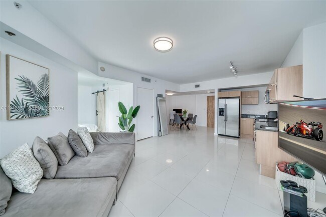 Building Photo - 350 S Miami Ave