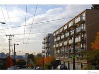 Building Photo - Stylish Lower Queen Anne 1-Bedroom Condo w...