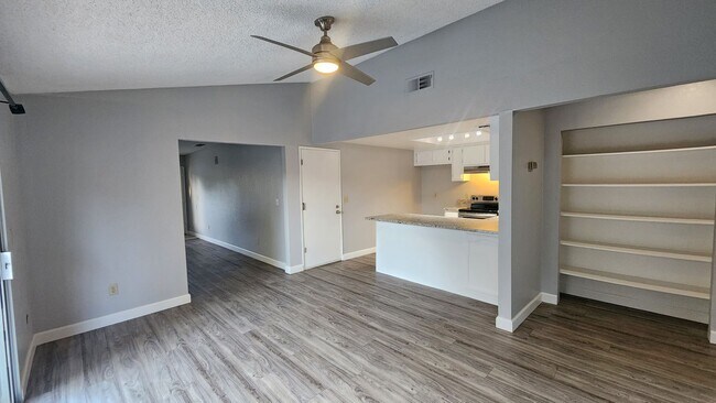 Building Photo - 2585 Duet Dr