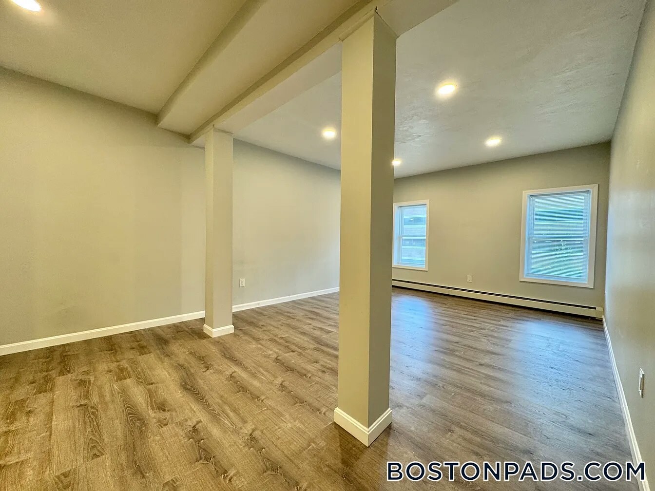 Building Photo - 11 Leo Turo Way