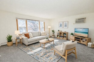 Building Photo - Longfellow Place