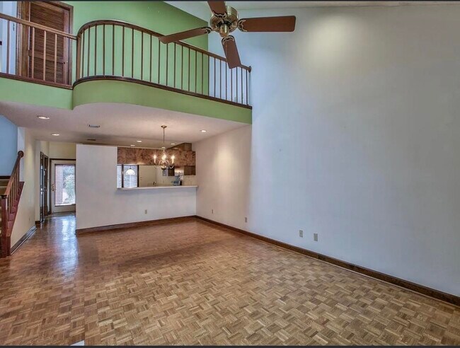 Building Photo - 842 Santa Rosa Dr