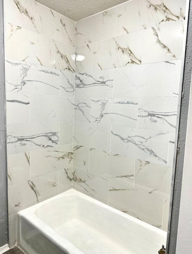 Building Photo - 4515 Oxford St