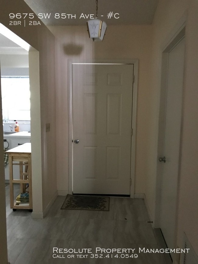 Building Photo - Fully Furnished 2/2 in On Top of the World