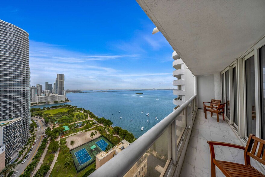 Building Photo - 1717 N Bayshore Dr