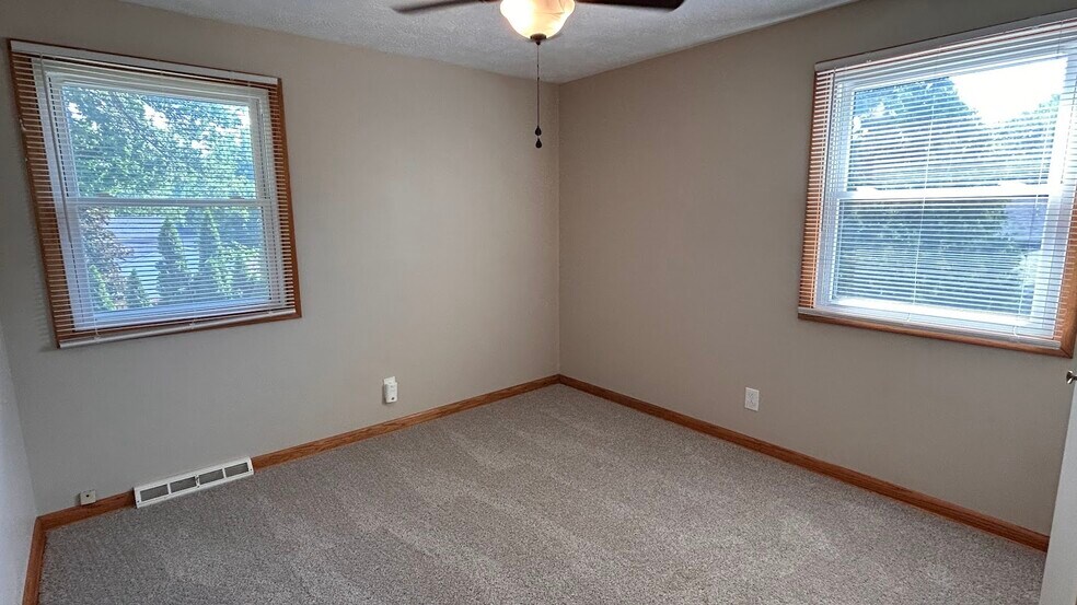 Building Photo - 479 Dohner Dr