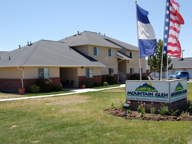 Primary Photo - Mountain Glen Apartments