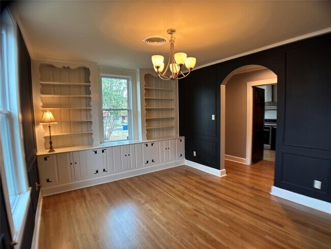 Building Photo - 5808 Coventry Ln