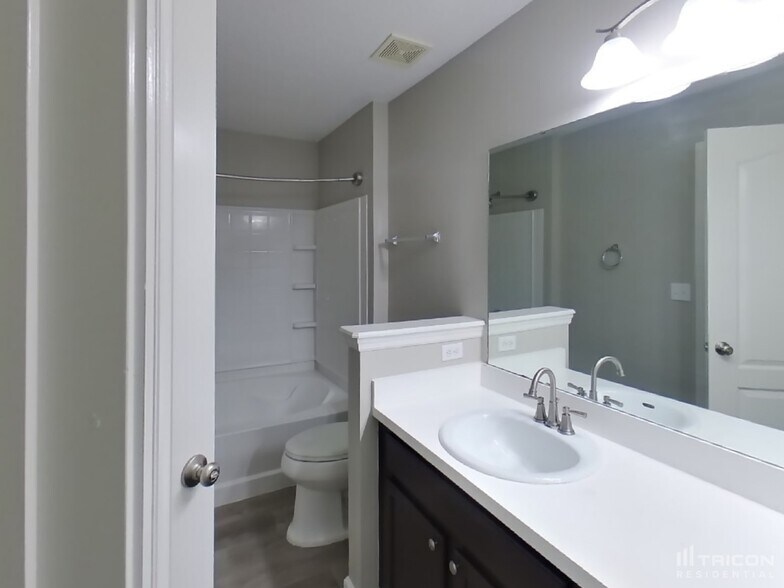 Building Photo - 2268 Eisner Dr