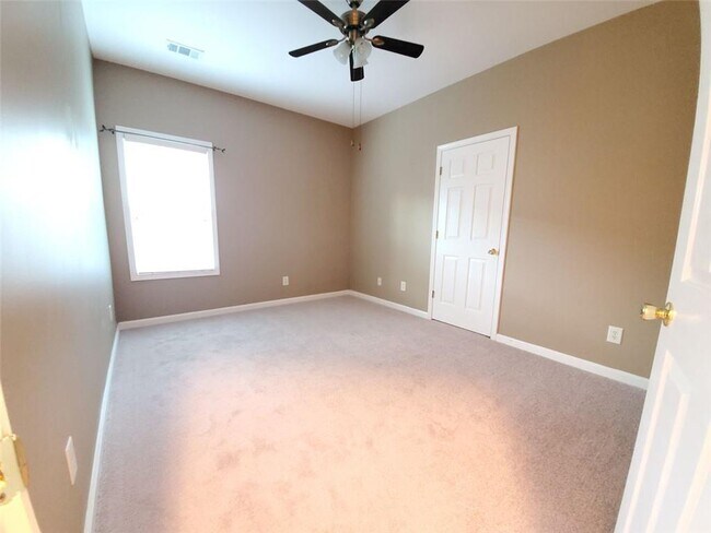Building Photo - 3878 Hannahberry Pl