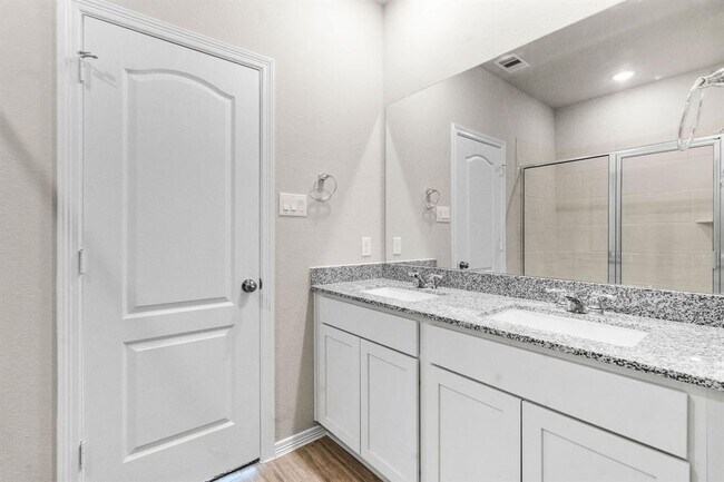 Building Photo - 25823 Boxwood Hedge Lane