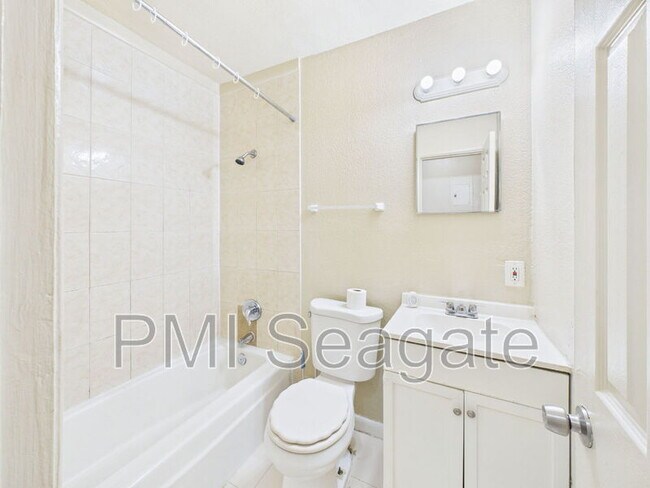 Building Photo - 2711 NW 1st St