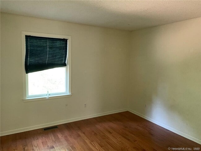 Building Photo - 380 Huckleberry Hill Rd