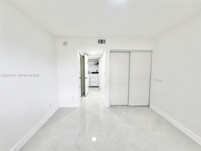 Building Photo - 842 NW 92nd Ave