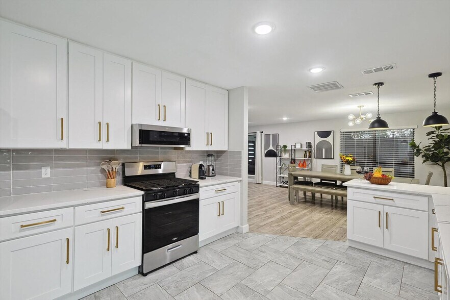 Building Photo - 1101 Homestead St