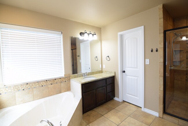 Building Photo - 709 Cosper Creek Dr