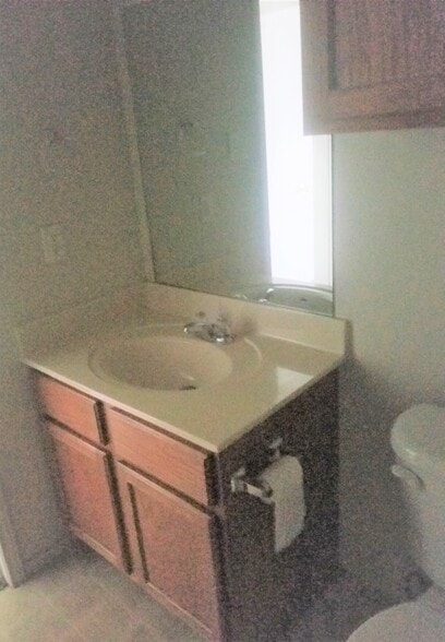 Building Photo - 313 Creek St