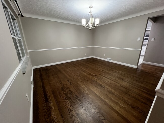Building Photo - 146 Westward Ho Dr