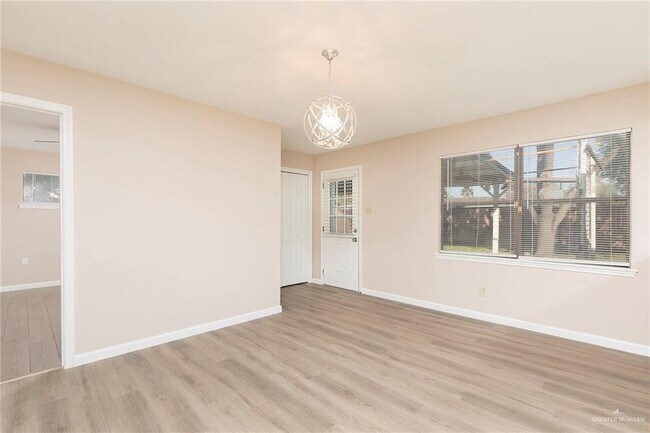 Building Photo - 39 Pecan Ave