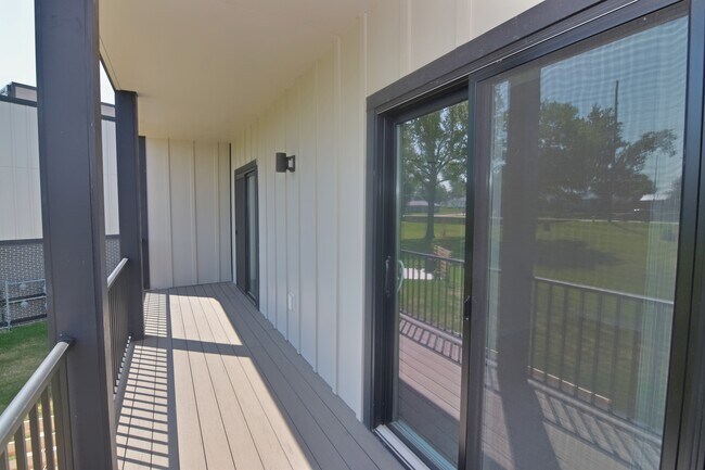 Building Photo - 14 Crosby Park Dr